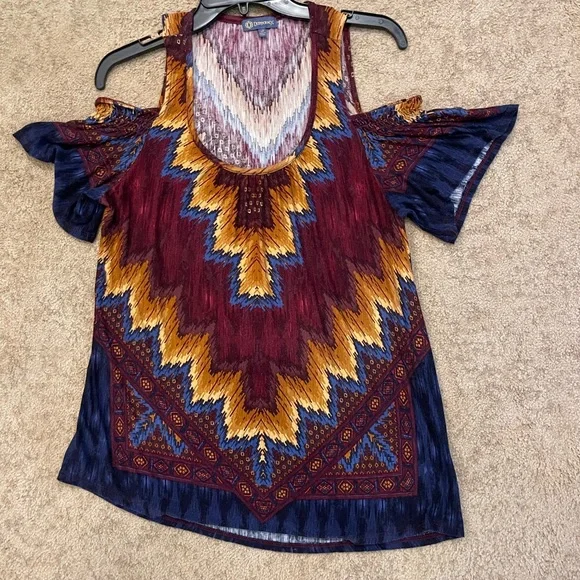 Democracy southwestern Abstract Cold Shoulder Top - Picture 6 of 10